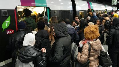 ««Afin de préserver les installations ferroviaires, les rames et garantir la continuité de service, le plan de transport sera adapté», annonce Île-de-France Mobilités.