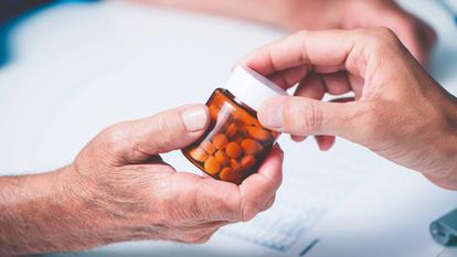 À partir d’une certaine dose, certains compléments alimentaires sont considérés comme des médicaments. C’est le cas de la vitamine C ou de la mélatonine.
