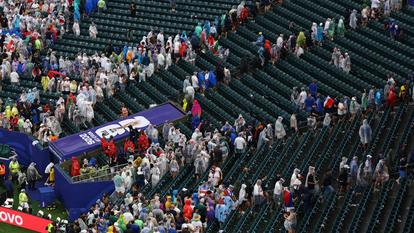 Les spectateurs quittant le Lincoln Financial Field.