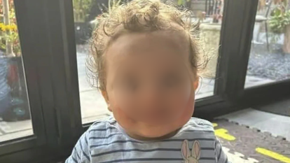 Cinq jours après sa naissance, Preston est placé en urgence en famille d’accueil par les services sociaux de la commune d’Oldham.