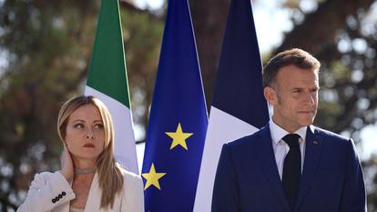 La Première ministre italienne Giorgia Meloni et le président français Emmanuel Macron à Antibes, le 25 juin 2026.