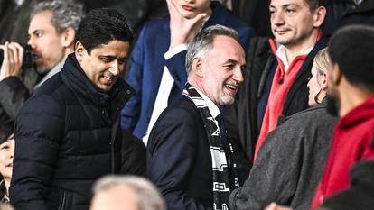 Le président du Paris-SG Nasser Al-Khelaifi et le Maire de Paris, Emmanuel Grégoire, passent aux choses sérieuses.