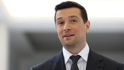 Jordan Bardella en visite au parlement polonais, le 18 juin 2026 à Varsovie.
