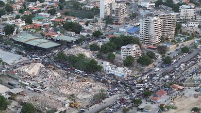 Vue aérienne de la ville de La Guaira après le séisme, au Venezuela, le 26 juin 2026.