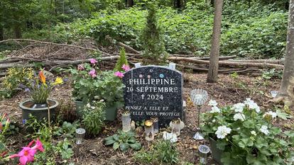 La stèle érigée par la famille de Philippine Le Noir de Carlan dans le bois de Boulogne, à Paris, en juin 2026.