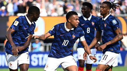 Ousmane Dembélé, Kylian Mbappé et Michael Olise