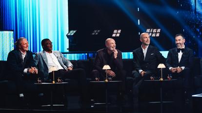 Emmanuel Petit, Marcel Desailly, Frank Lebœuf, Christophe Dugarry et Robert Pirès dans «Dans la sauce» sur Netflix.