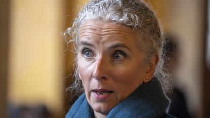 Delphine Batho pointe également du doigt l’attitude de l’enseigne sur les réseaux sociaux avant l’opération.