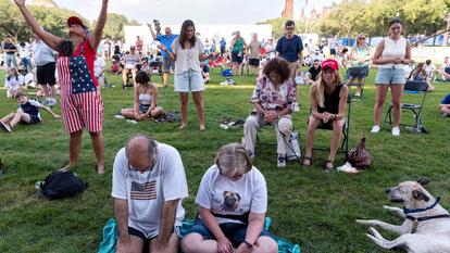 Depuis son ouverture, le 26 juin dernier, la foire américaine attire touristes et patriotes, et surtout de fervents partisans de Donald Trump.