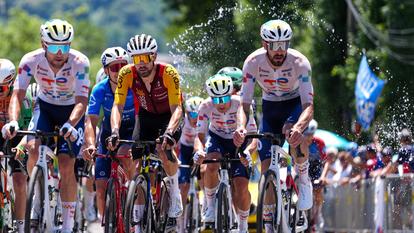Le peloton du Tour de France se prépare à affronter des températures très élevées cet été.