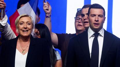 Marine Le Pen et Jordan Bardella assistent à un rassemblement politique à Mâcon à l’occasion de la fête nationale du 1er mai, France, 1er mai 2026.
