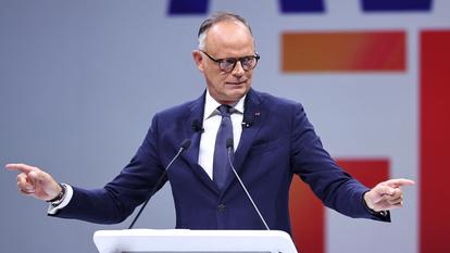 « On ne gouverne pas seul, on ne dirige pas seul, on ne réussit pas seul », explique Édouard Philippe, dimanche, à l’Adidas Arena, à Paris.