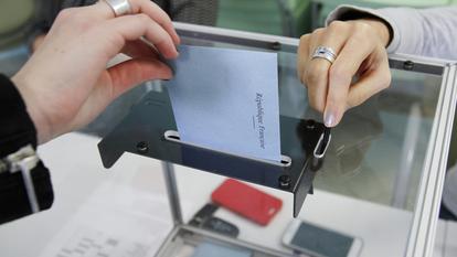 À l’issue de l’élection présidentielle et des législatives, les Français pourraient de nouveau être appelés aux urnes pour trancher des questions clés.