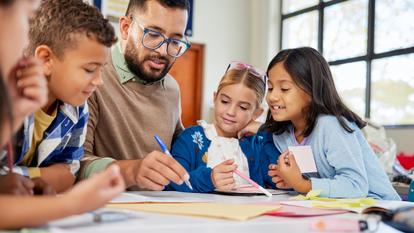 Près de 450 saisines comportent une mention claire au «mal-être». Une augmentation «continue et significative» au cours des quatre dernières années, en progression de 66 % à l’école primaire et de 48 % pour les collèges et lycées.