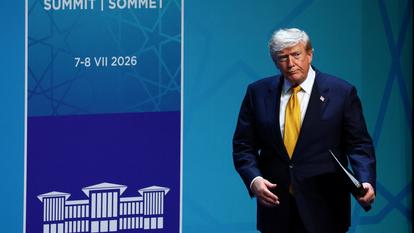 Donald Trump s’apprête à s’adresser aux médias à l’issue de sa participation au sommet de l’Otan, à Ankara, en Turquie, le 8 juillet 2026.