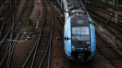 Interrogée par l’AFP sur le nombre de départs TGV en moins et les lignes concernées, l’entreprise publique n’a pas répondu.