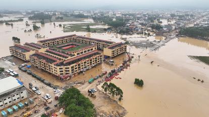 Une vue de drone montre les inondations dévastatrices en Chine.