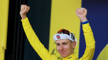 Tadej Pogacar conserve le maillot jaune.