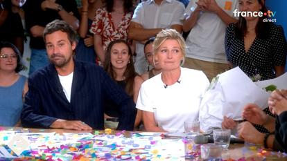 Bertrand Chameroy et Anne-Élisabeth Lemoine dans «C à vous» sur France 5.