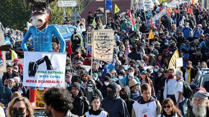 En octobre 2025, une manifestation contre le canal Seine-Nord Europe avait rassemblé plus d’un millier de personnes près de Thourotte (Oise).