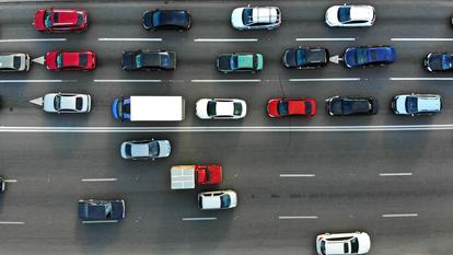 «Des encombrements très importants (sont) attendus» samedi, le 14 juillet mardi offrant également l’occasion de partir en long week-end, souligne le prévisionniste.