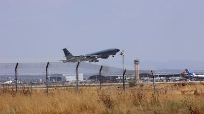 Un avion américain à l’aéroport Ben Gourion, le 15 juin.