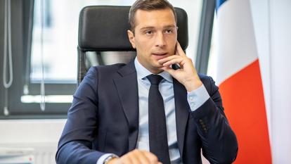 Jordan Bardella au siège du Rassemblement National