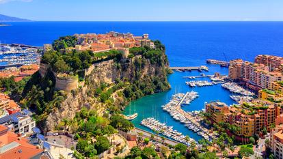 Le Rocher et le quartier de Fontvieille.