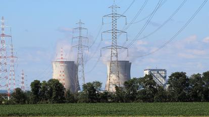 Le réacteur n°3 de la centrale de Bugey (Ain), au bord du Rhône, fait partie des trois réacteurs arrêtés en France.