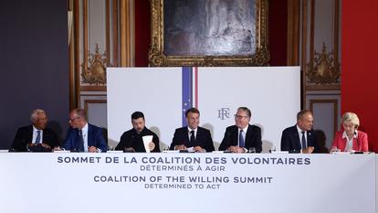 Réunion de la Coalition des Volontaires sur les garanties de sécurité pour l’Ukraine à l’Hôtel des Invalides à Paris, France, le 13 juillet 2026.