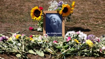 Un portrait d’Ann Widdecombe dans le parc national de Dartmoor, à Haytor, au Royaume-Uni, le 11 juillet 2026.
