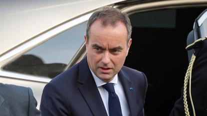 Sébastien Lecornu arrive pour le défilé militaire annuel du 14 Juillet sur l’avenue des Champs-Élysées, à Paris, le 14 juillet 2026.