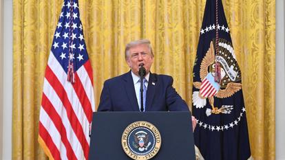 Le président américain Donald Trump parle de la sécurité électorale lors d’une allocution à la nation depuis la salle Est de la Maison Blanche à Washington, D.C., États-Unis, le 16 juillet 2026.