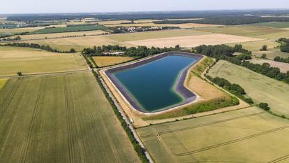 Bassine de retention d'eau située à Cram-Chaban.