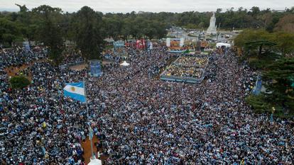 Des milliers d’Argentins étaient réunis à Buenos Aires pour regarder la finale de Coupe du monde 2026.