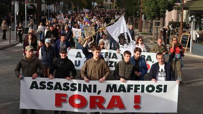 Une manifestation antimafia à Ajaccio (Corse-du-Sud), le 15 novembre 2025.