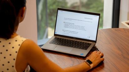 L’essor des IA génératives transforme les habitudes de préparation des voyages, notamment chez les moins de 35 ans