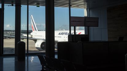 Déjà interrompues depuis une semaine, les liaisons de la compagnie Air France vers Dubaï et Riyad resteront suspendues plusieurs jours encore.