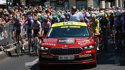 La voiture de Christian Prudhomme à Aurillac, le 14 juillet 2026.