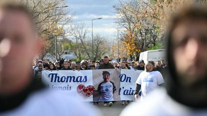 Une marche blanche en hommage à Thomas s’était déroulée à Romans-sur-Isère, le 21 novembre 2023.