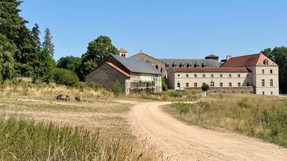 L’abbaye de Bellaigue (Puy-de-Dôme) abrite aujourd’hui une vingtaine de moines.