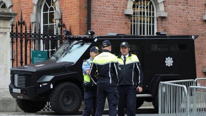 La police garde le château de Dublin le premier jour de la présidence de l’Irlande de l’UE, à Dublin, en Irlande, le 1er juillet 2026. (Photo d’illustration)