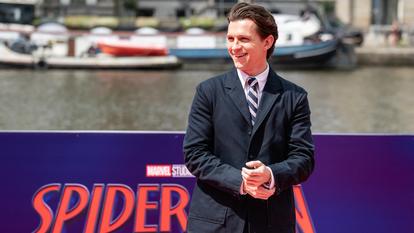 Tom Holland porte le costume de Spider-Man depuis dix ans. Le spécialiste des comics Xavier Fournier le verrait bien endosser un rôle de mentor dans ce nouvel opus.