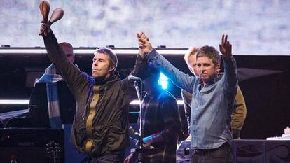 L’emblématique groupe de rock britannique formé par les frères Gallagher, Oasis, est remonté sur scène lors d’une tournée en 2025.