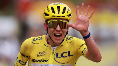 Tadej Pogacar à l’arrivée du Tour de France 2026, dimanche 26 juillet.