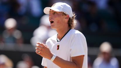 Cruz Hewitt.