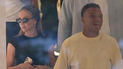 Kylian Mbappé et Ester Exposito à Paris