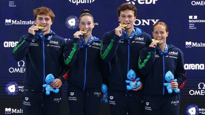 Les médaillés d'or Chiara Pellacani, Matteo Santoro, Sarah Jodoin di Maria et Raffaele Pelligra