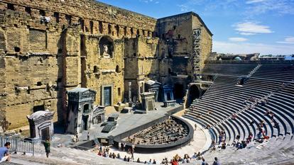 Le théâtre antique de la ville d’Orange accueillera bien les 650 choristes amateurs venus de toute la France pour un concert hommage à Queen, le 4 septembre.
