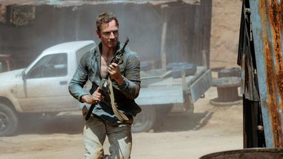 Michael Fassbender, alias Martien, retrouve l’adrénaline du terrain.